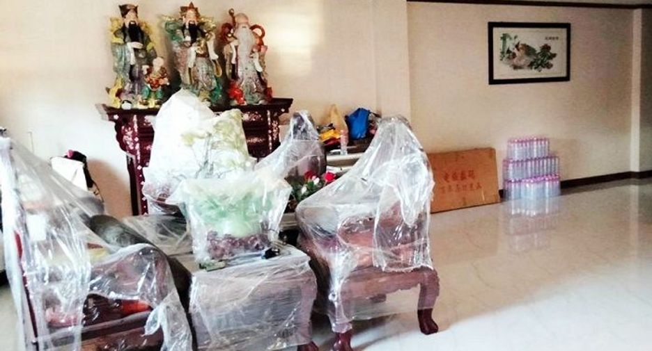 For sale 8 bedrooms retail Space in Bang Khen, Bangkok