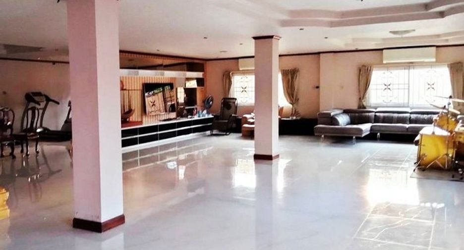 For sale 8 bedrooms retail Space in Bang Khen, Bangkok