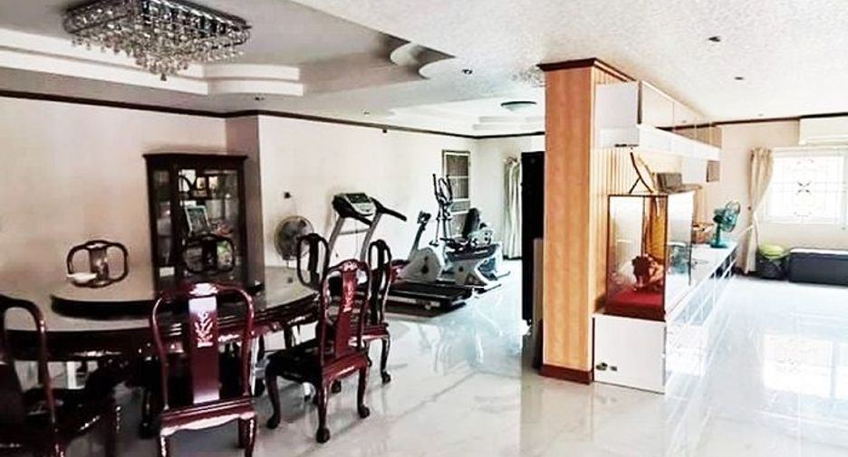 For sale 8 bedrooms retail Space in Bang Khen, Bangkok