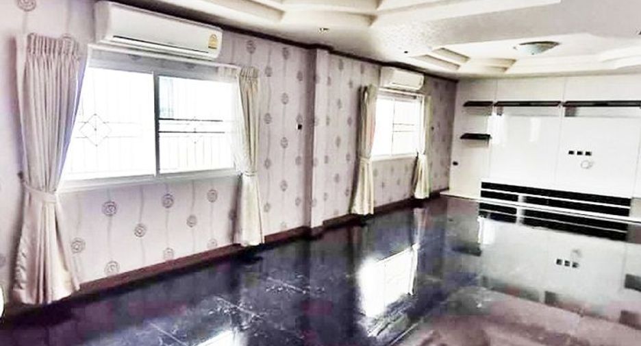 For sale 8 bedrooms retail Space in Bang Khen, Bangkok