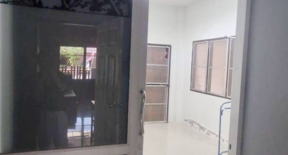 Casa en venta de 3 habitaciones en Ban Chang, Rayong