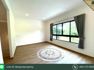 For sale 4 ベッドルーム townhouse in Saphan Sung, Bangkok