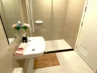 For sale 4 ベッドルーム townhouse in Saphan Sung, Bangkok