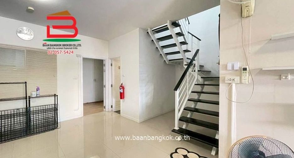 Casa adosada en venta de 3 habitaciones en Khlong Luang, Pathum Thani