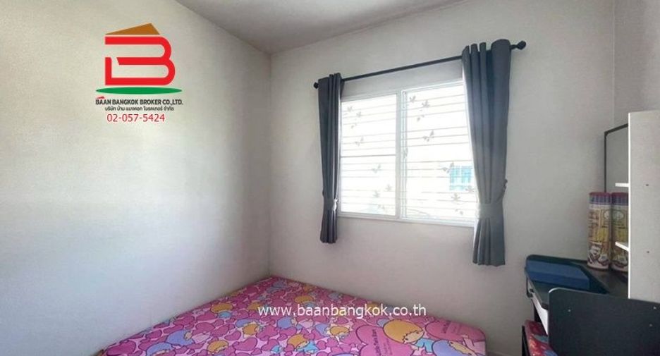 Casa adosada en venta de 3 habitaciones en Khlong Luang, Pathum Thani