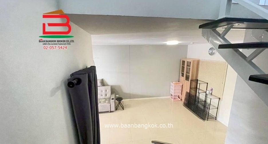 Casa adosada en venta de 3 habitaciones en Khlong Luang, Pathum Thani