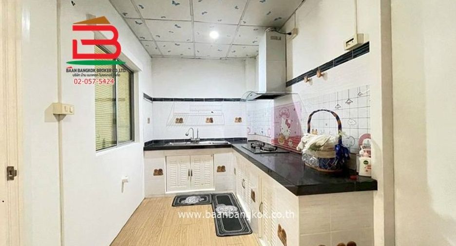 Casa adosada en venta de 3 habitaciones en Khlong Luang, Pathum Thani