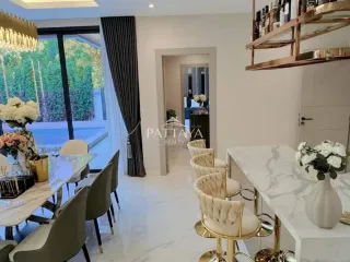 For rent 4 bedrooms villa in Bang Lamung, Chonburi
