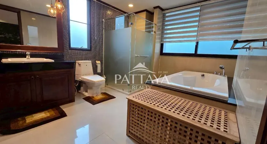 For rent 2 bedrooms apartment in Bang Lamung, Chonburi