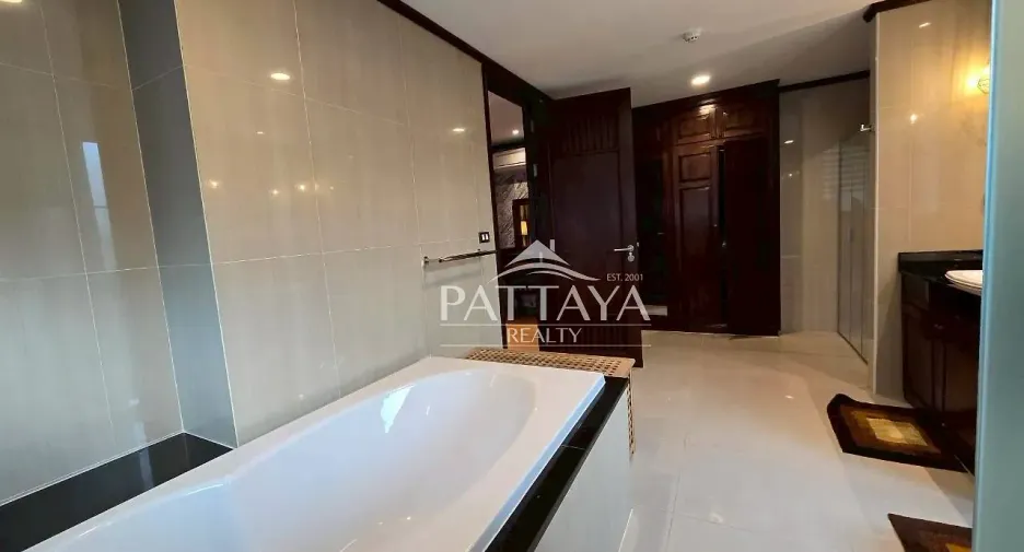 For rent 2 bedrooms apartment in Bang Lamung, Chonburi