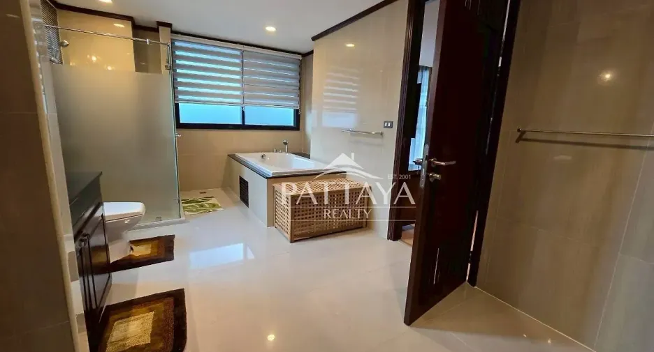 For rent 2 bedrooms apartment in Bang Lamung, Chonburi