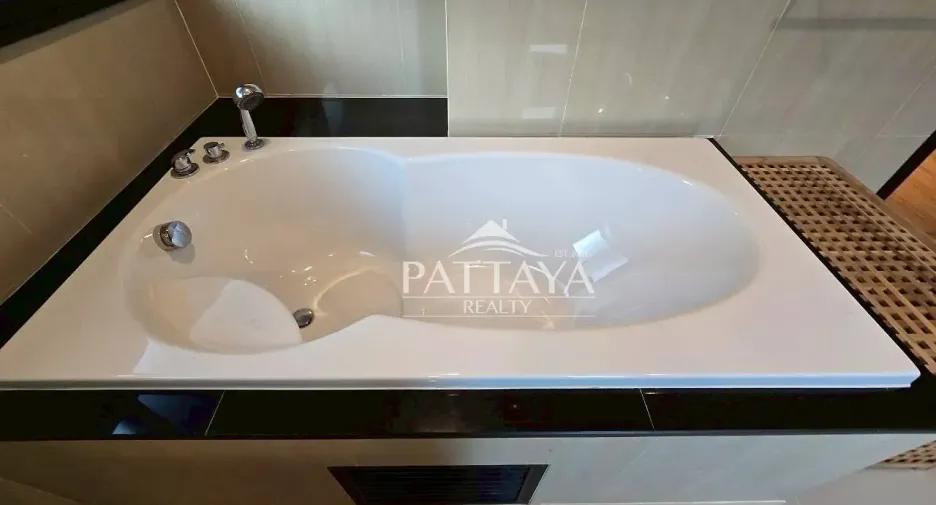 For rent 2 bedrooms apartment in Bang Lamung, Chonburi