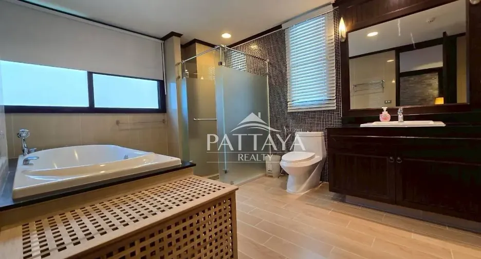 For rent 2 bedrooms apartment in Bang Lamung, Chonburi