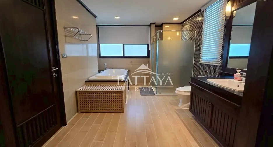 For rent 2 bedrooms apartment in Bang Lamung, Chonburi