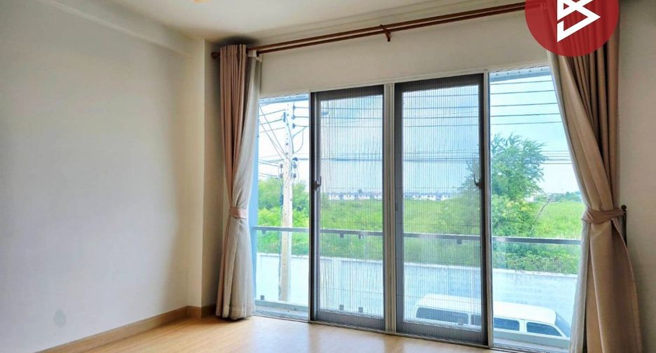Reihenhaus zum Kauf mit 3 Zimmer in Krathum Baen, Samut Sakhon
