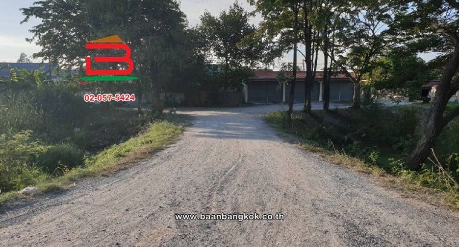 Casa en venta de 3 habitaciones en U Thong, Suphan Buri