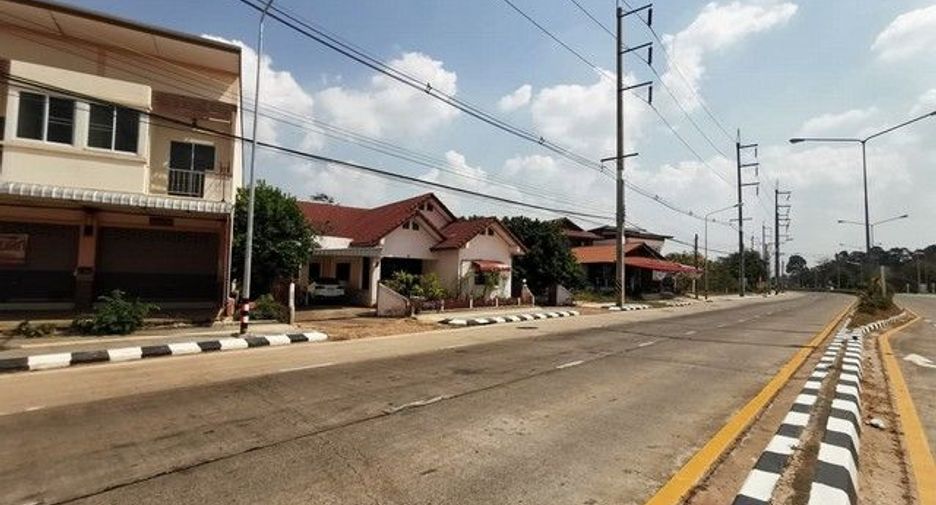 Casa en venta de 3 habitaciones en Mueang Amnat Charoen, Amnat Charoen