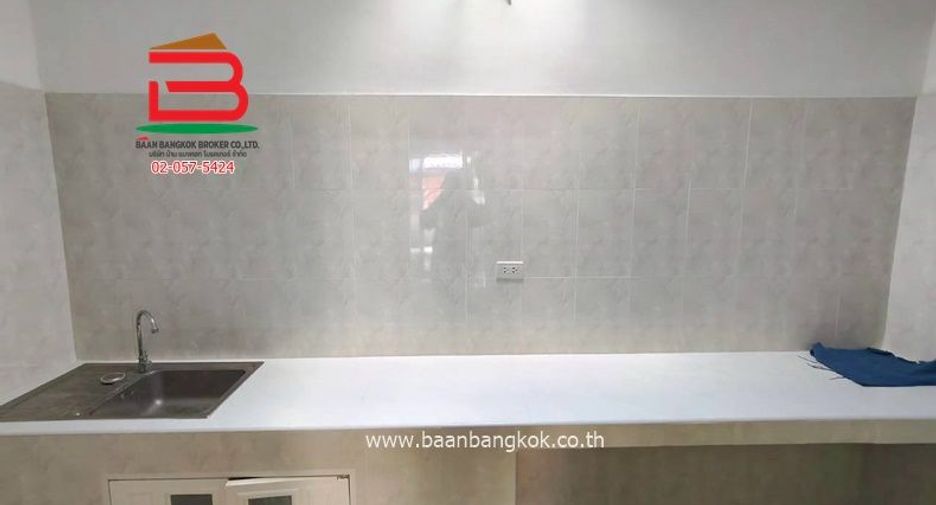 For rent 2 bedrooms townhouse in Bang Khen, Bangkok