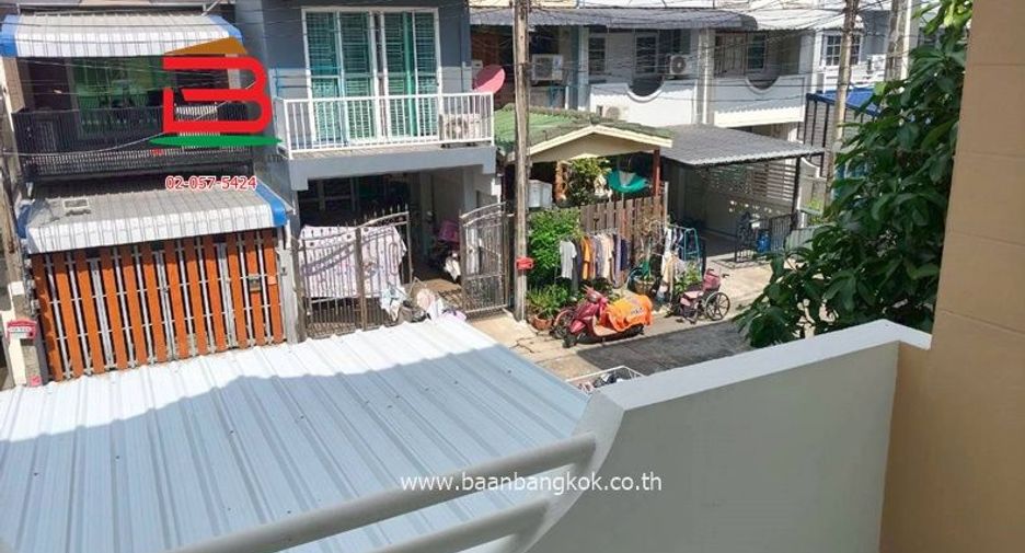 For rent 2 bedrooms townhouse in Bang Khen, Bangkok