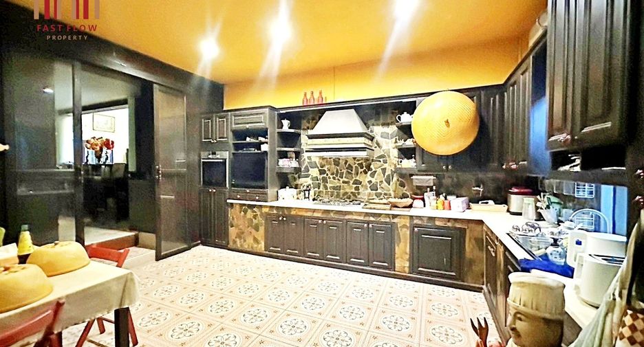 For sale 5 ベッドルーム house in Phra Pradaeng, Samut Prakan