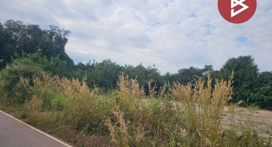 Terreno en venta en Khanu Woralaksaburi, Kamphaeng Phet