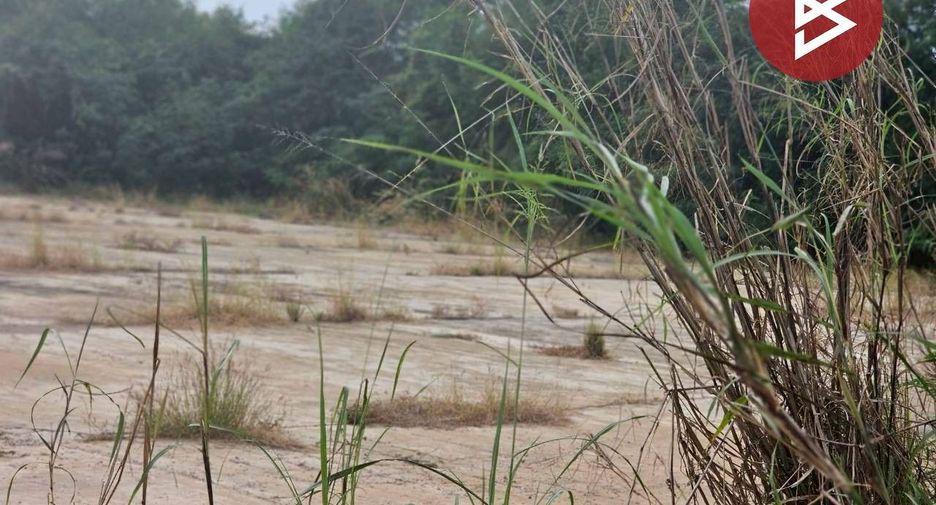 Terreno en venta en Khanu Woralaksaburi, Kamphaeng Phet