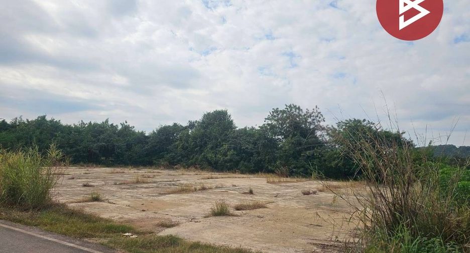 Terreno en venta en Khanu Woralaksaburi, Kamphaeng Phet