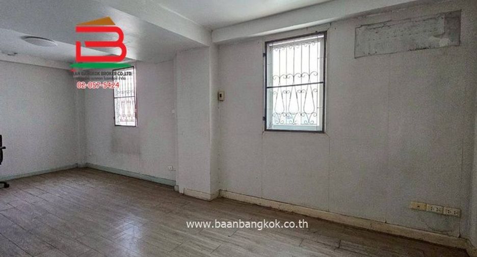 Casa en venta de 5 habitaciones en Bang Khun Thian, Bangkok