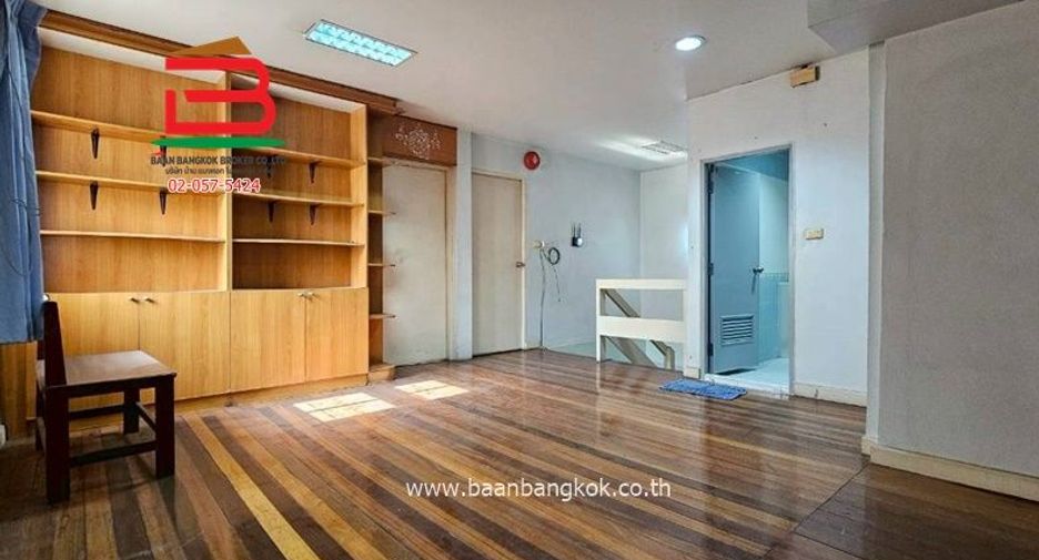Casa en venta de 5 habitaciones en Bang Khun Thian, Bangkok