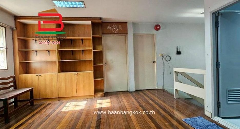 Casa en venta de 5 habitaciones en Bang Khun Thian, Bangkok