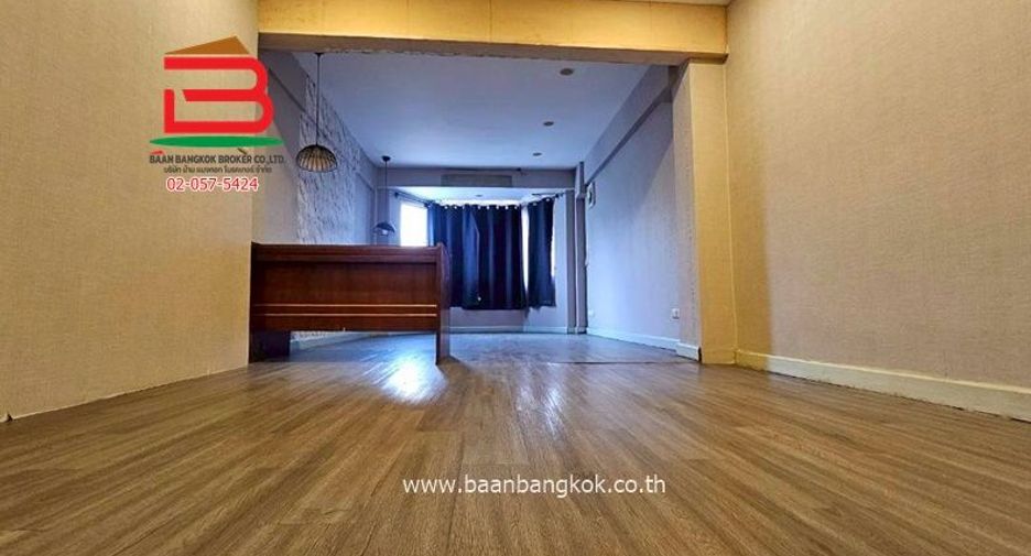 Casa en venta de 5 habitaciones en Bang Khun Thian, Bangkok