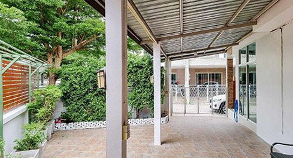 For sale 2 bedrooms townhouse in Mueang Chiang Mai, Chiang Mai