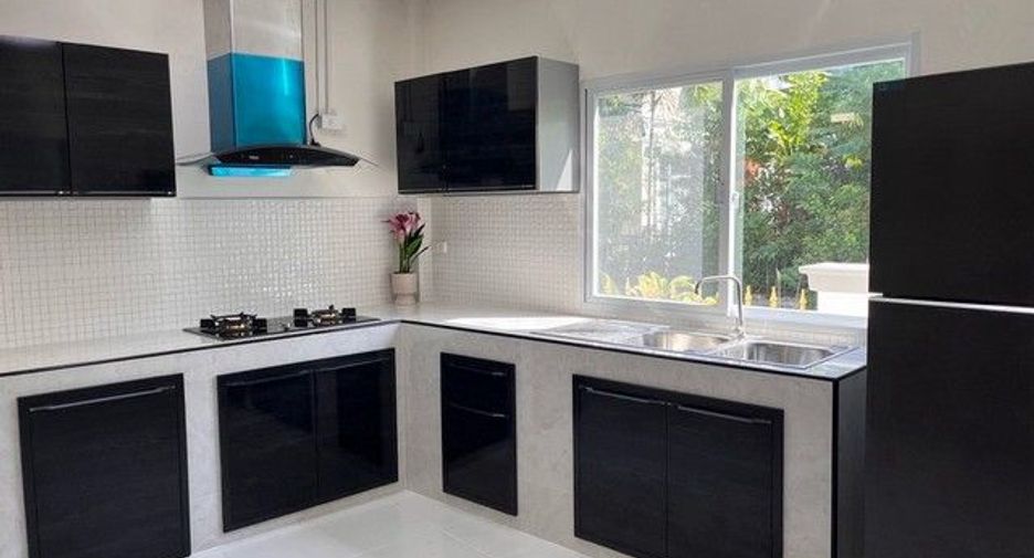 For rent 5 ベッドルーム house in Bang Khun Thian, Bangkok