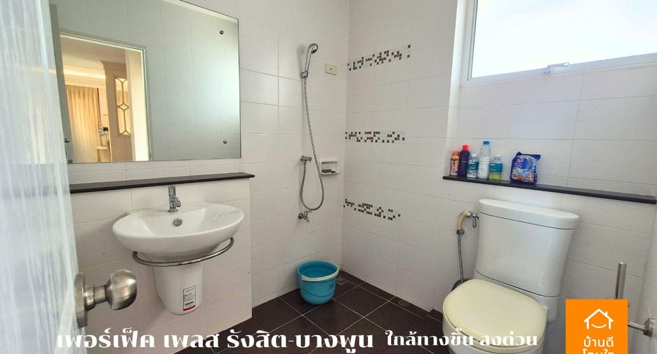 For sale 3 bedrooms house in Mueang Pathum Thani, Pathum Thani