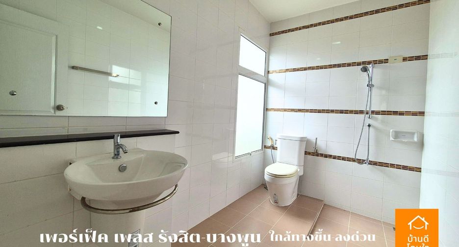 For sale 3 bedrooms house in Mueang Pathum Thani, Pathum Thani