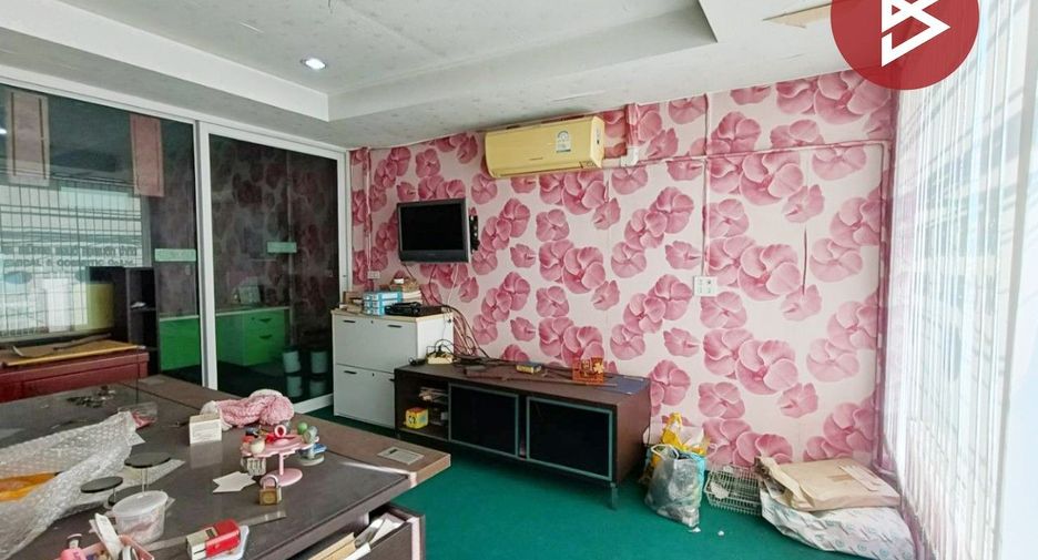 Casa adosada en venta de 6 habitaciones en Mueang Ratchaburi, Ratchaburi