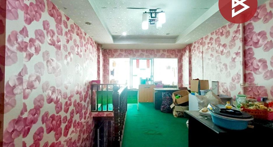 Casa adosada en venta de 6 habitaciones en Mueang Ratchaburi, Ratchaburi