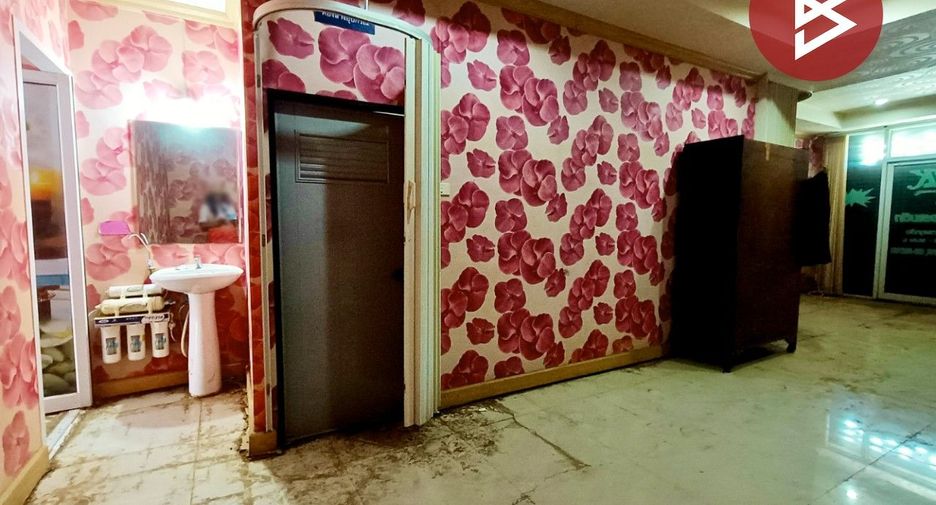 Casa adosada en venta de 6 habitaciones en Mueang Ratchaburi, Ratchaburi