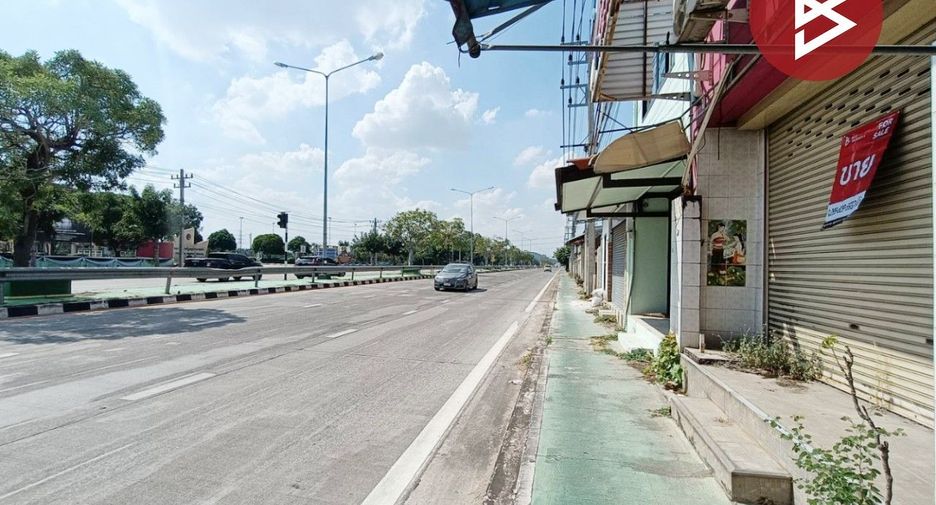 Casa adosada en venta de 6 habitaciones en Mueang Ratchaburi, Ratchaburi