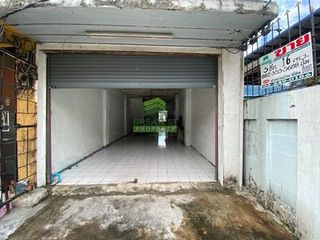 For sale 3 bedrooms retail Space in Phra Khanong, Bangkok