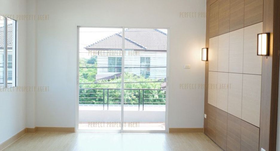 Casa en venta de 4 habitaciones en Nong Chok, Bangkok
