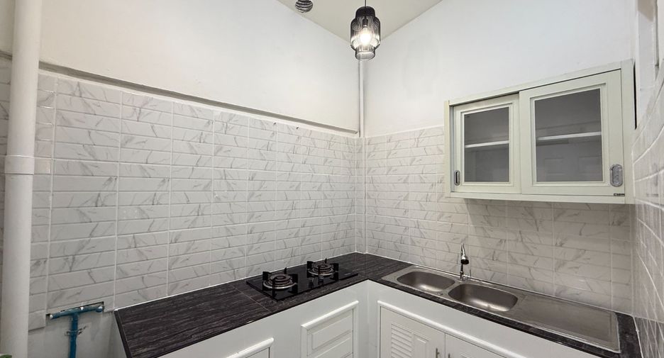 For sale 2 bedrooms townhouse in Mueang Samut Sakhon, Samut Sakhon
