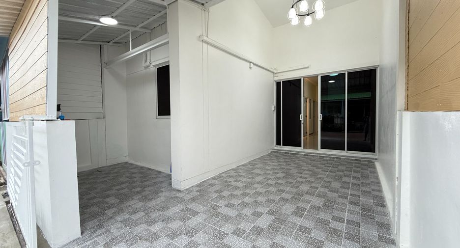 For sale 2 bedrooms townhouse in Mueang Samut Sakhon, Samut Sakhon