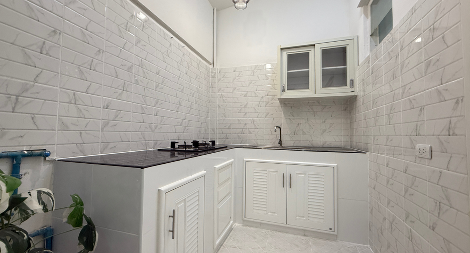For sale 2 bedrooms townhouse in Mueang Samut Sakhon, Samut Sakhon