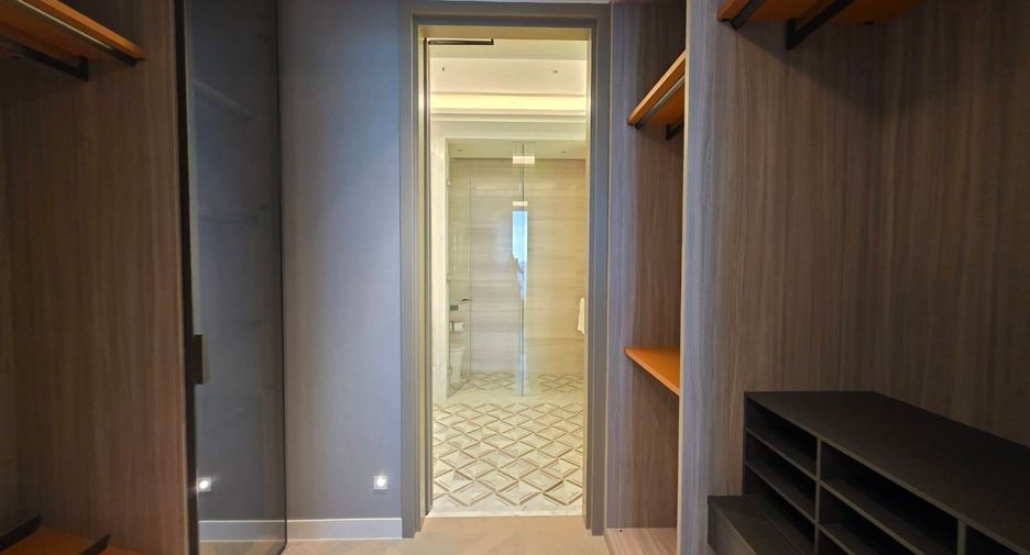 For rent and for sale 2 bedrooms condo in Sathon, Bangkok