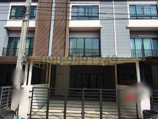 Reihenhaus zur Miete mit 3 Zimmer in Wang Thonglang, Bangkok