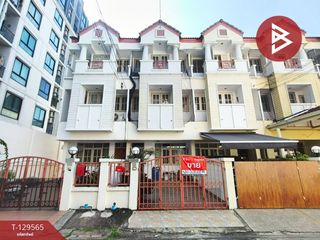 Casa adosada en venta de 4 habitaciones en Bang Na, Bangkok