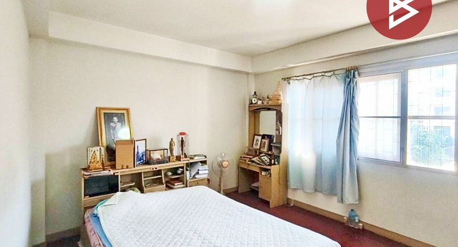 Casa adosada en venta de 4 habitaciones en Bang Na, Bangkok