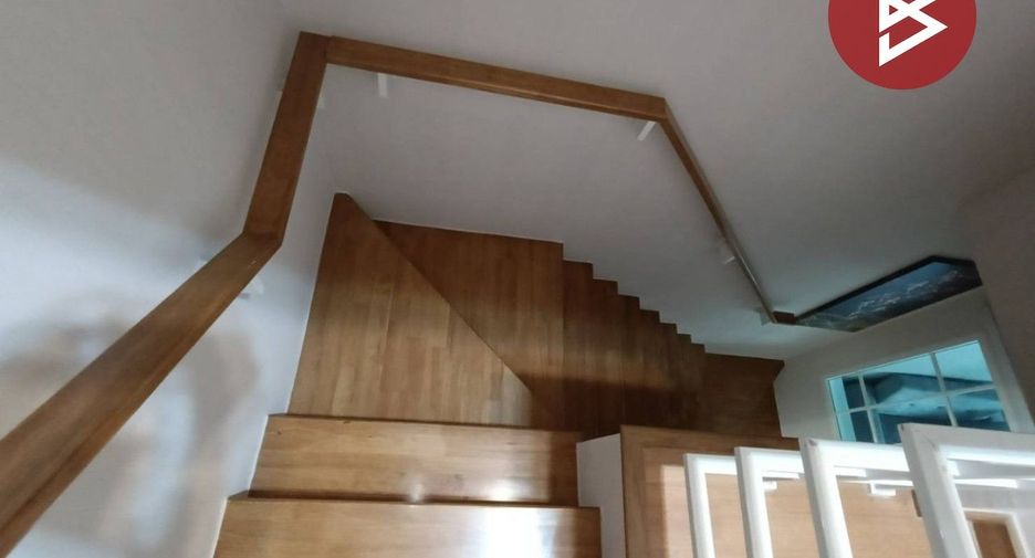 Продажа 4 спальни таунхаус в Чом Тхонг, Бангкок