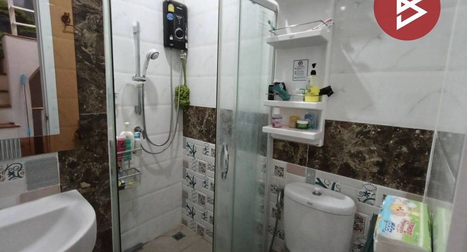 Продажа 4 спальни таунхаус в Чом Тхонг, Бангкок